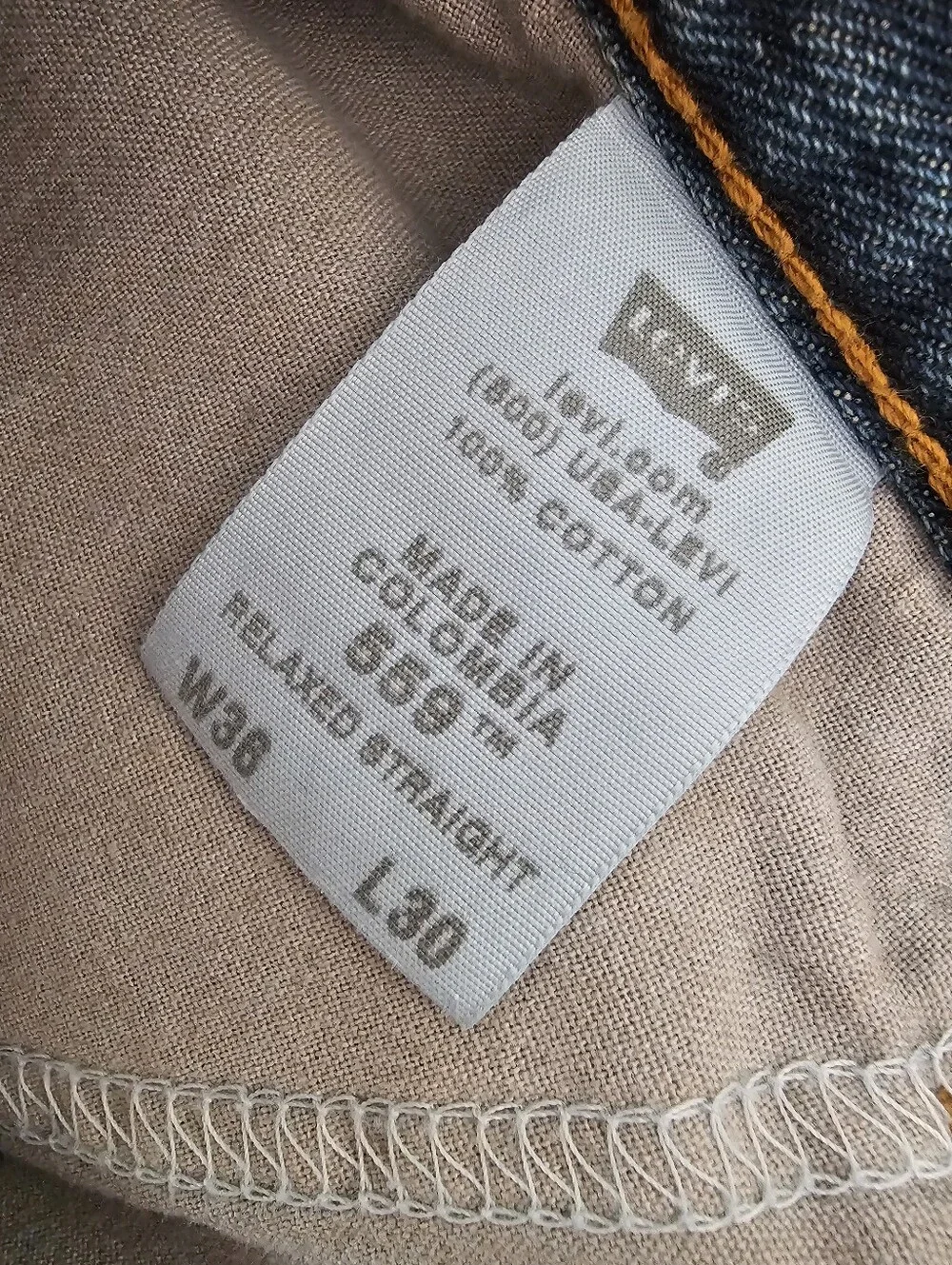 Levis straight leg